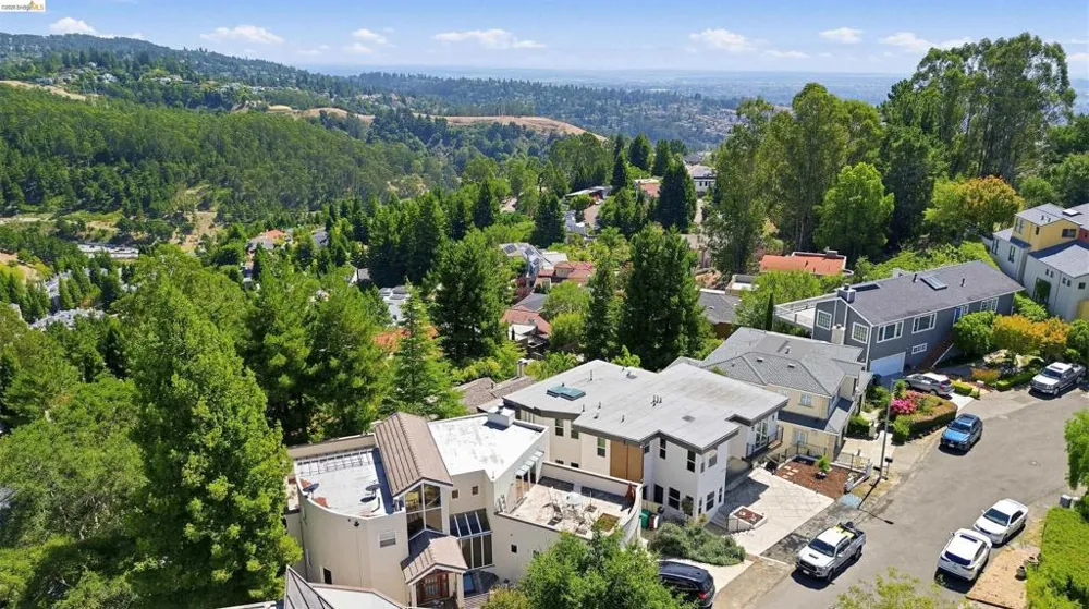 7026 Devon Way Berkeley, CA 94705