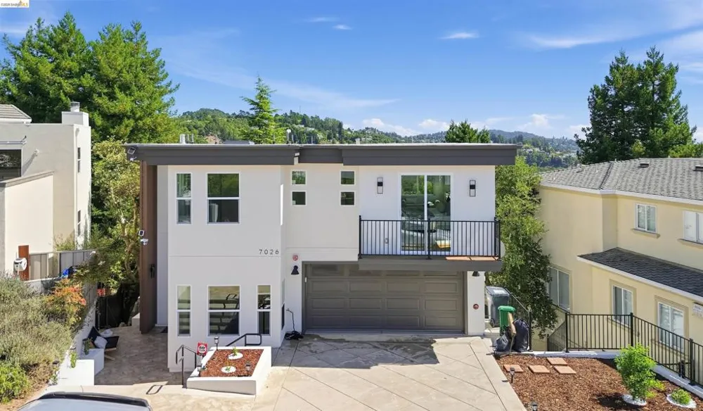 7026 Devon Way Berkeley, CA 94705