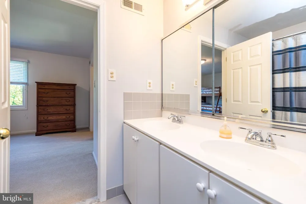 1305 MCHUGH Ambler, PA 19002