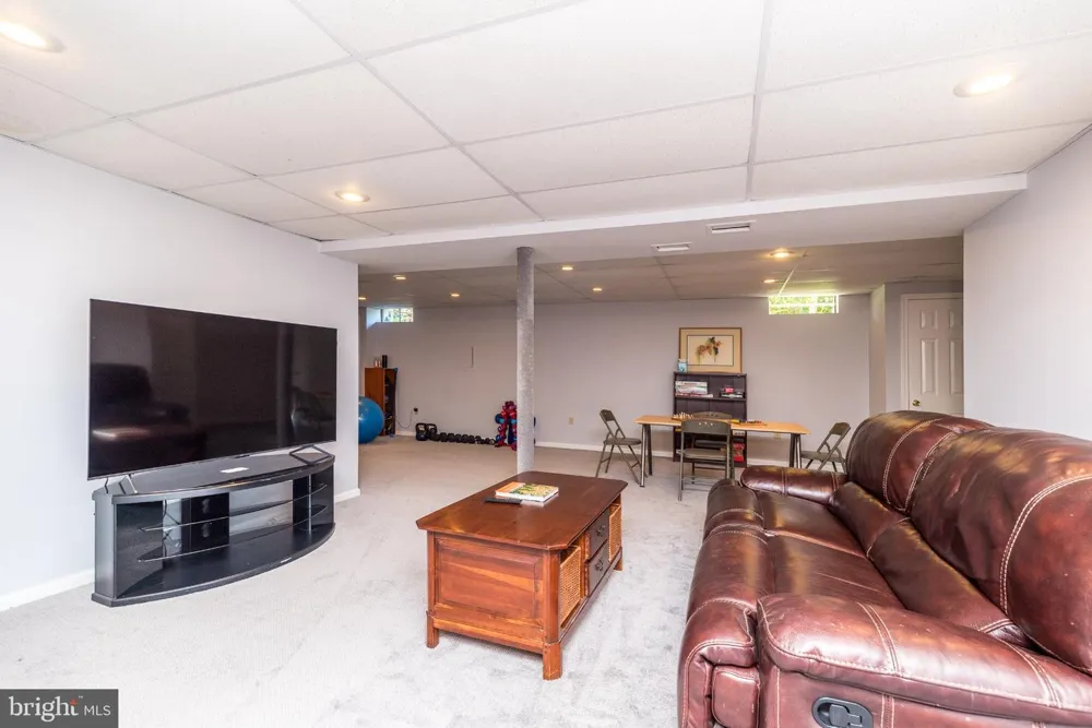 1305 MCHUGH Ambler, PA 19002