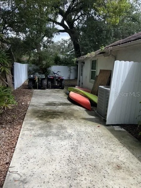1616 E MARKS DRIVE Tampa, FL 33604