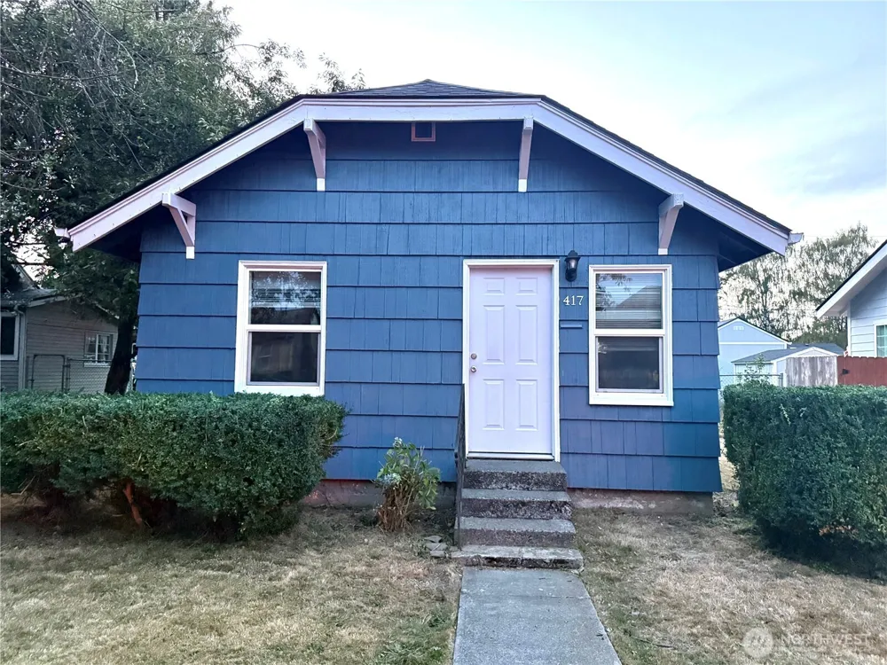 417 15th Avenue Longview, WA 98632