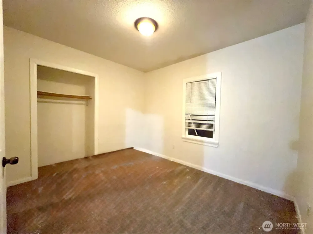 417 15th Avenue Longview, WA 98632