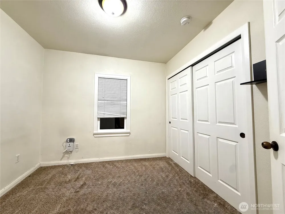 417 15th Avenue Longview, WA 98632