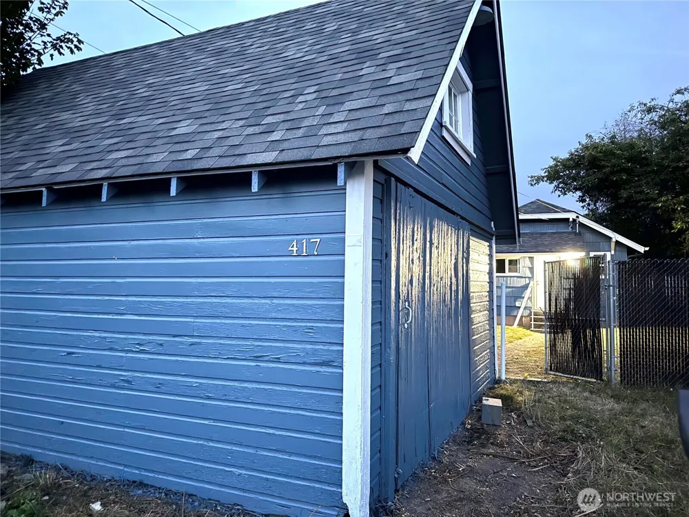 417 15th Avenue Longview, WA 98632