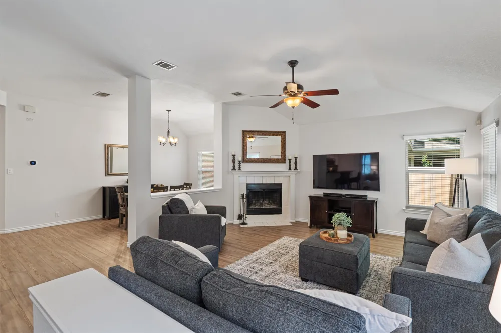 3746 Newland Drive Round Rock, TX 78681