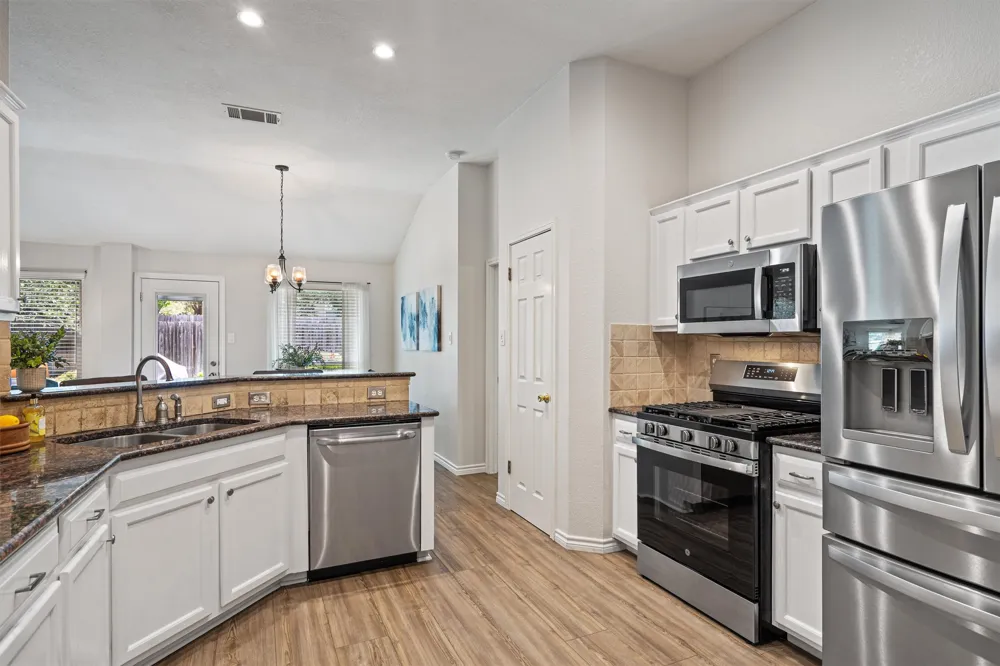 3746 Newland Drive Round Rock, TX 78681