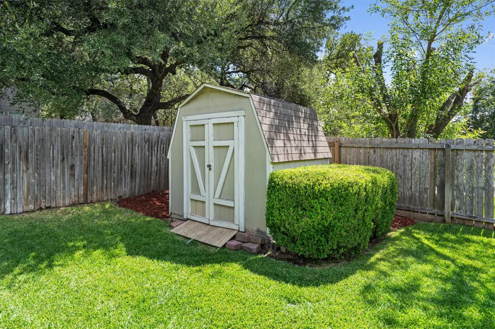 3746 Newland Drive Round Rock, TX 78681