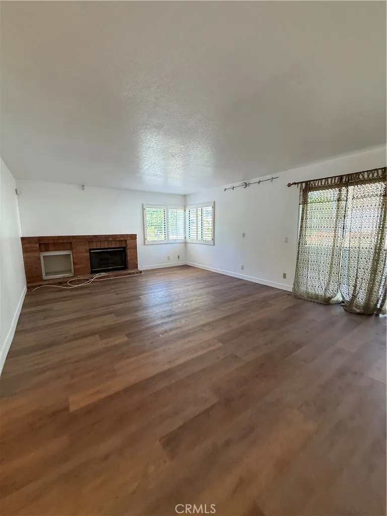 49 Westbrook Pomona, CA 91766