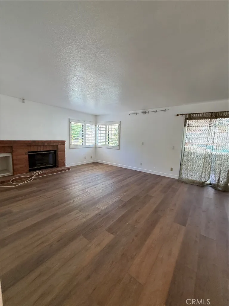 49 Westbrook Pomona, CA 91766
