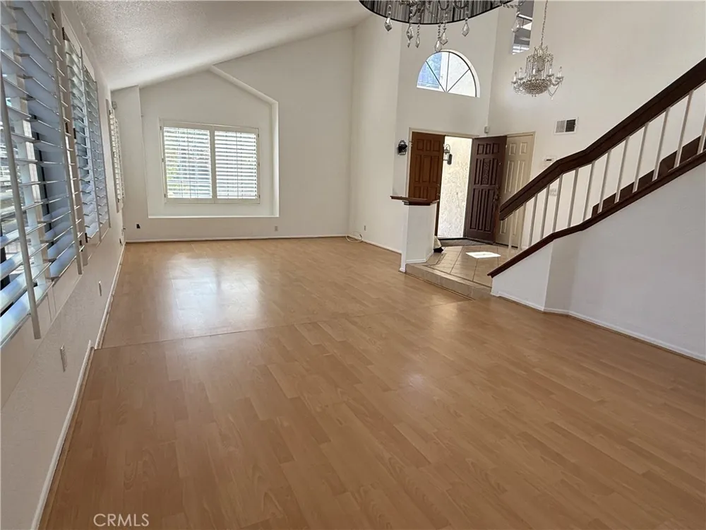 49 Westbrook Pomona, CA 91766