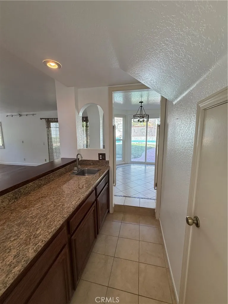 49 Westbrook Pomona, CA 91766
