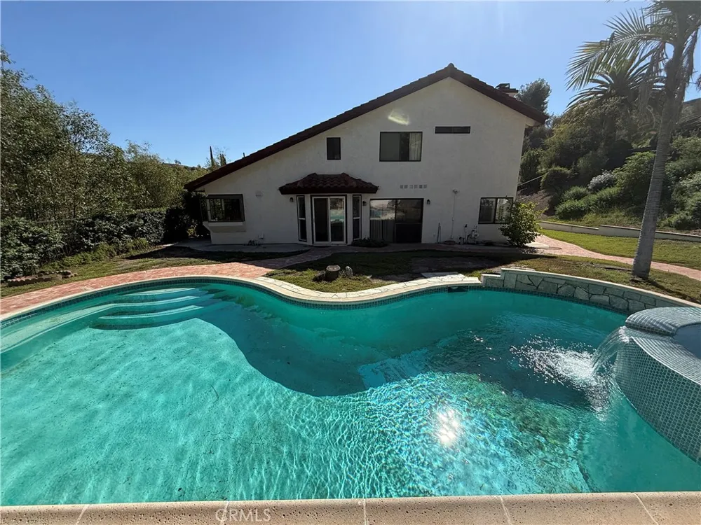 49 Westbrook Pomona, CA 91766