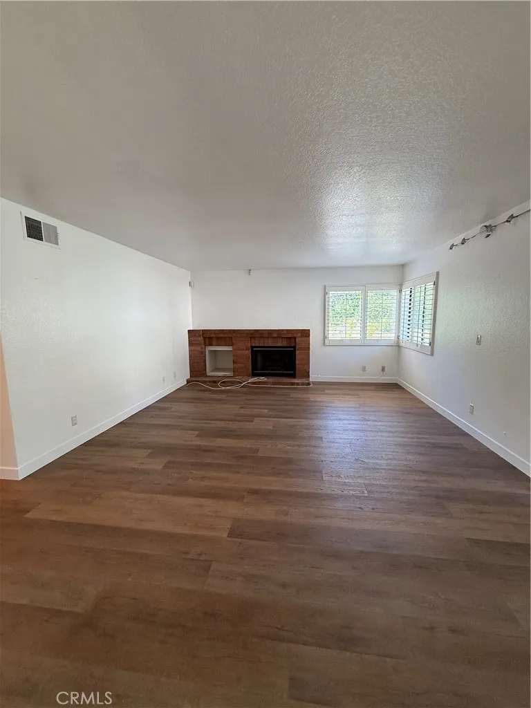 49 Westbrook Pomona, CA 91766