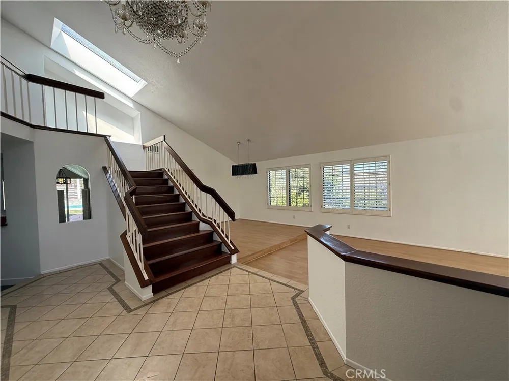 49 Westbrook Pomona, CA 91766