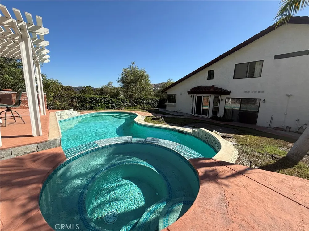 49 Westbrook Pomona, CA 91766