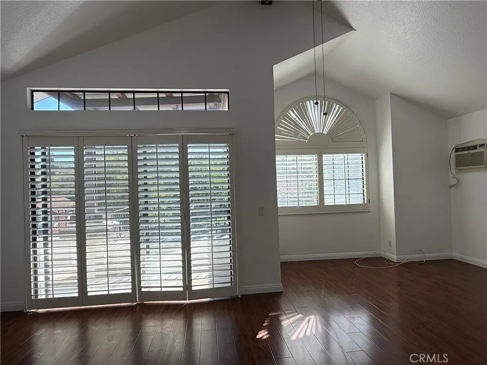 49 Westbrook Pomona, CA 91766