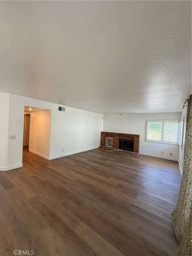 49 Westbrook Pomona, CA 91766