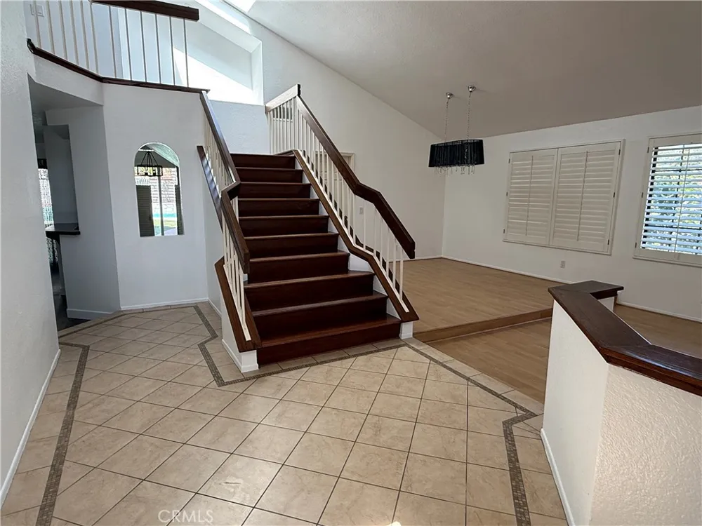 49 Westbrook Pomona, CA 91766