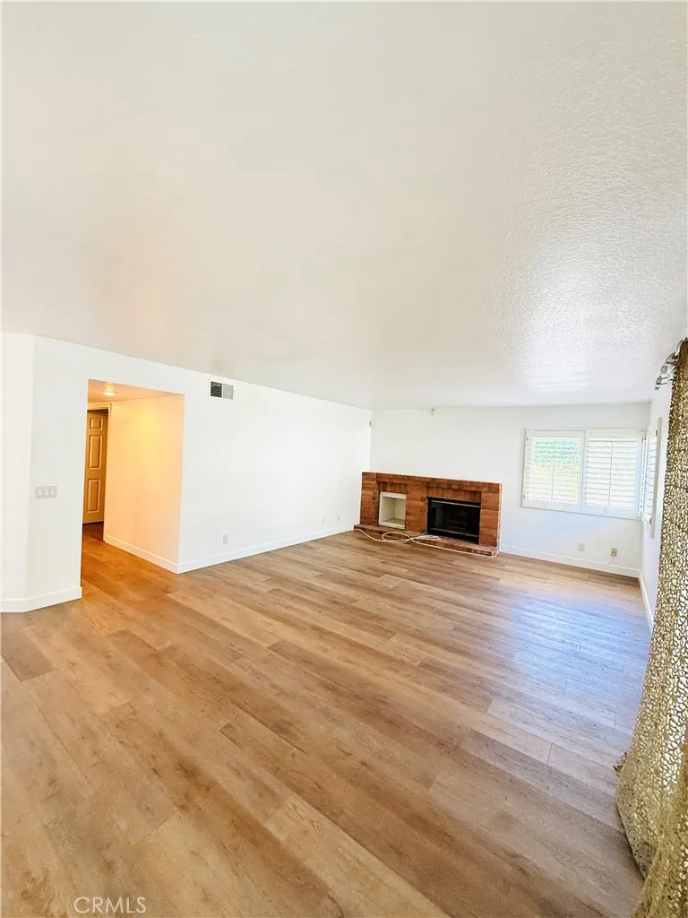 49 Westbrook Pomona, CA 91766