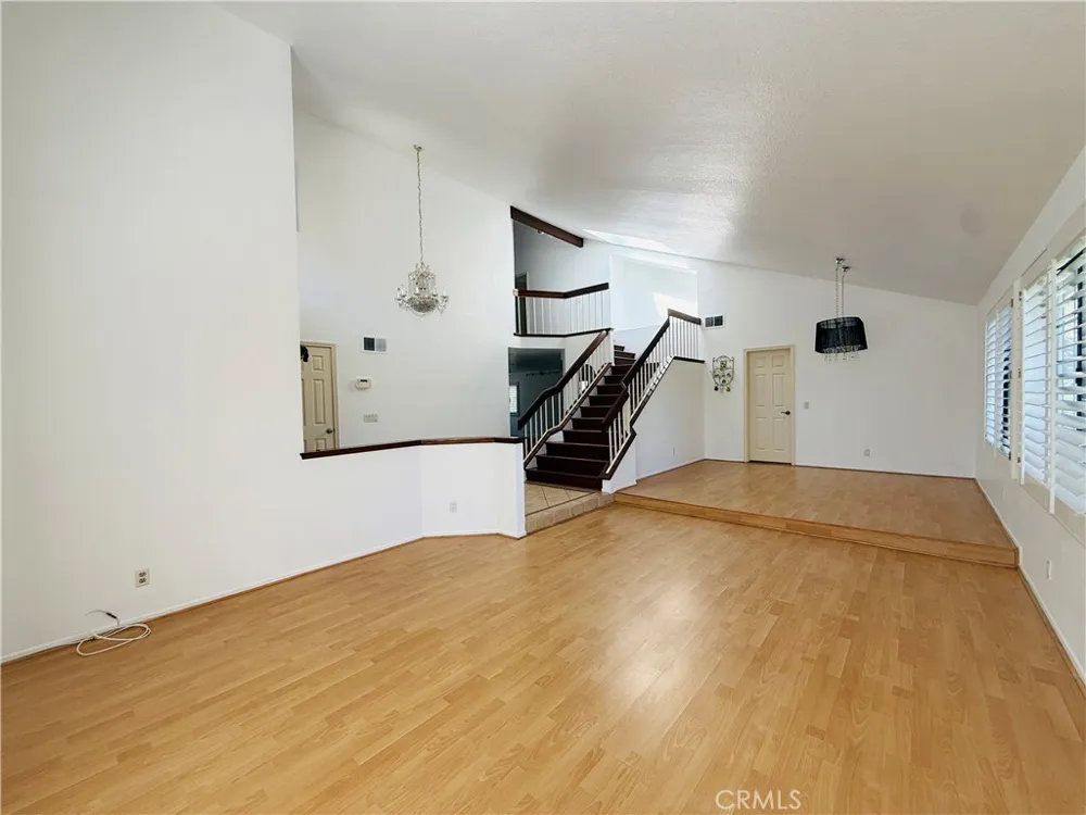49 Westbrook Pomona, CA 91766