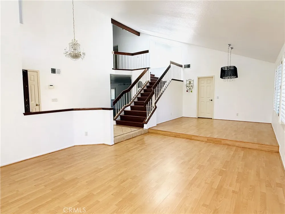 49 Westbrook Pomona, CA 91766