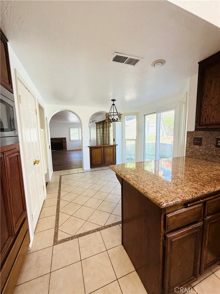 49 Westbrook Pomona, CA 91766