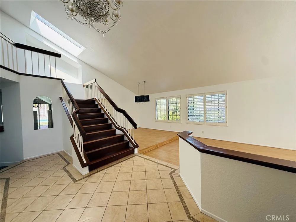49 Westbrook Pomona, CA 91766