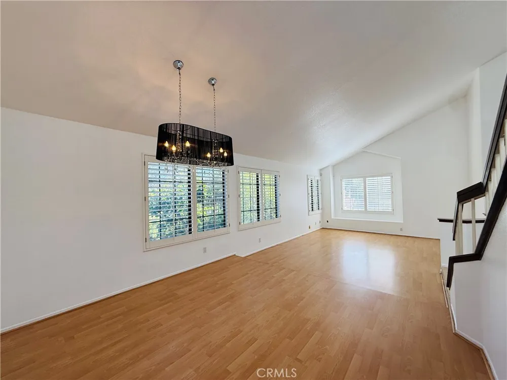 49 Westbrook Pomona, CA 91766