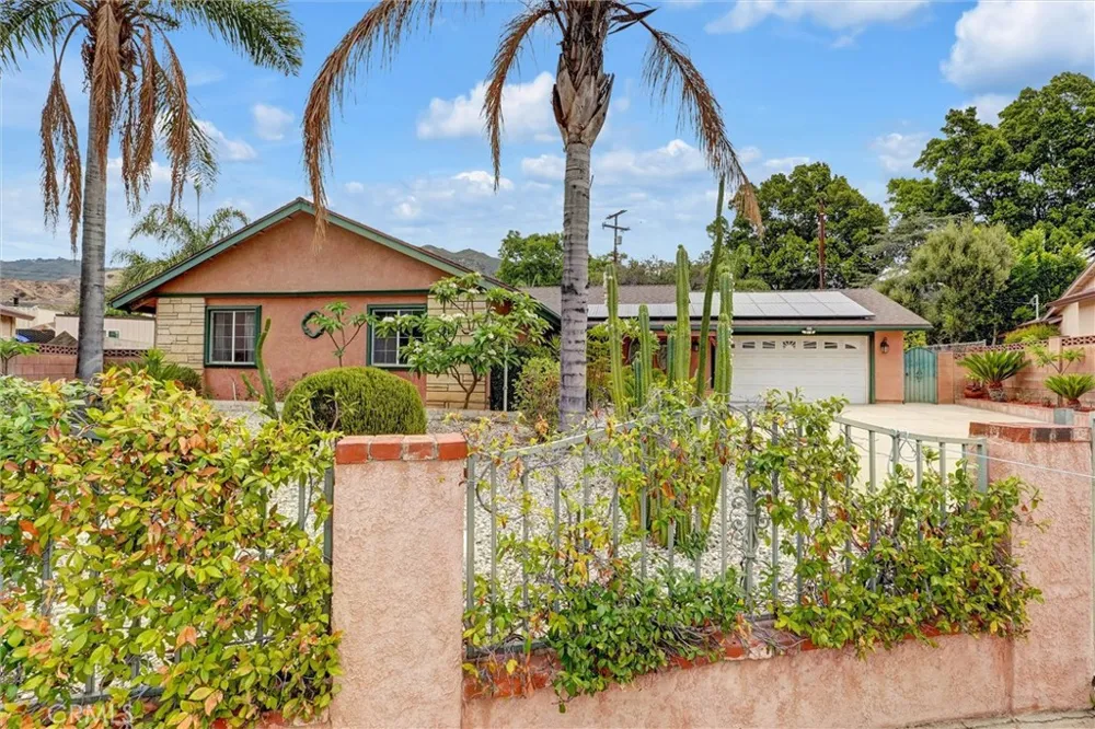13905 Rex Sylmar, CA 91342