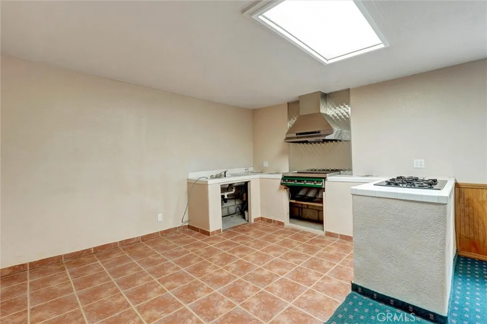 13905 Rex Sylmar, CA 91342