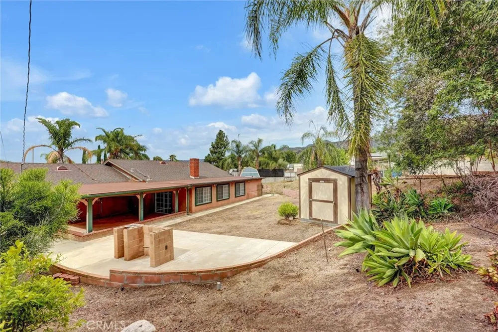 13905 Rex Sylmar, CA 91342