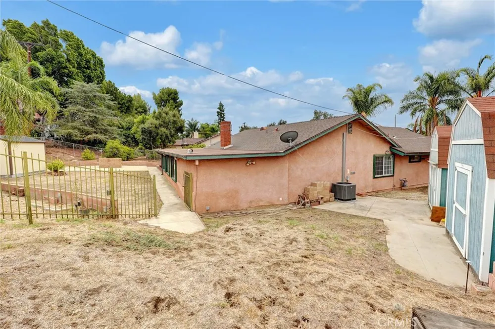 13905 Rex Sylmar, CA 91342