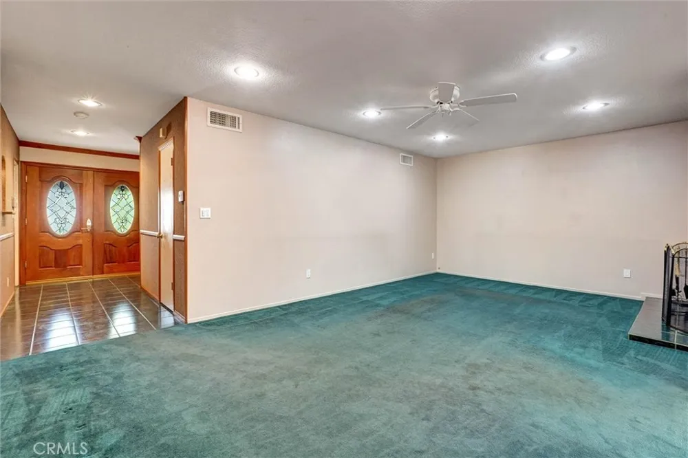 13905 Rex Sylmar, CA 91342