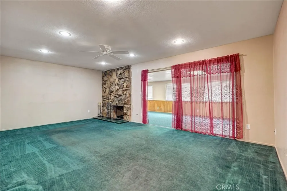 13905 Rex Sylmar, CA 91342