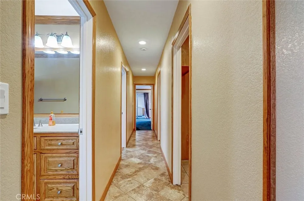 13905 Rex Sylmar, CA 91342