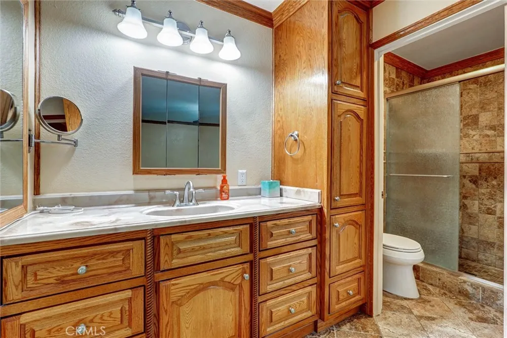 13905 Rex Sylmar, CA 91342