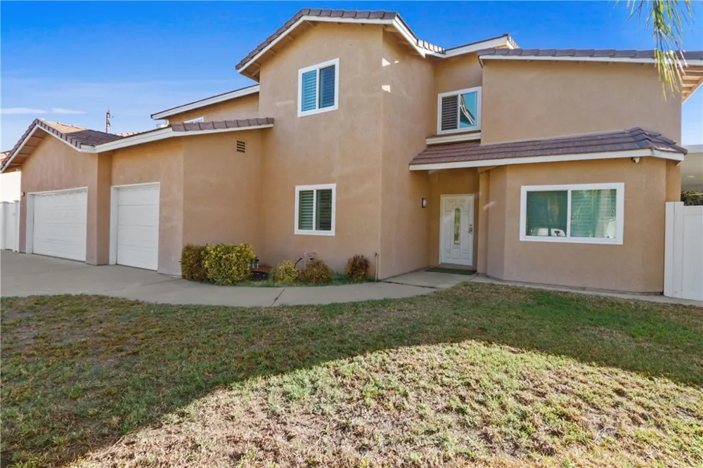 12521 San Mina Court Chino, CA 91710