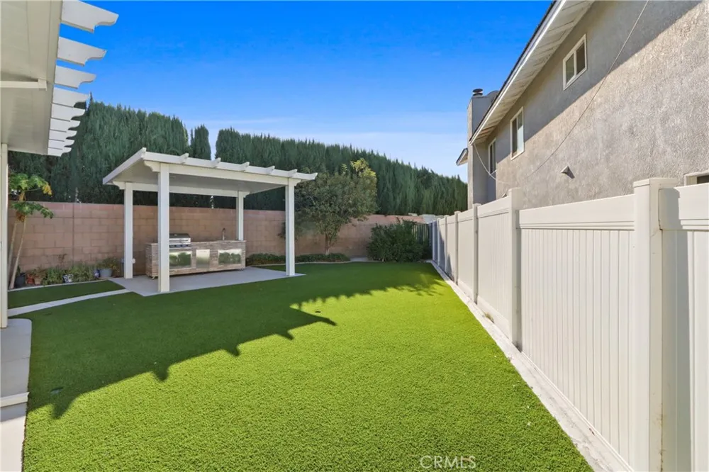 12521 San Mina Court Chino, CA 91710