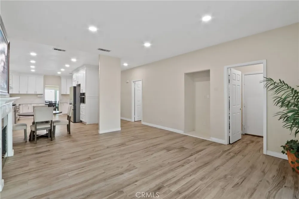 12521 San Mina Court Chino, CA 91710