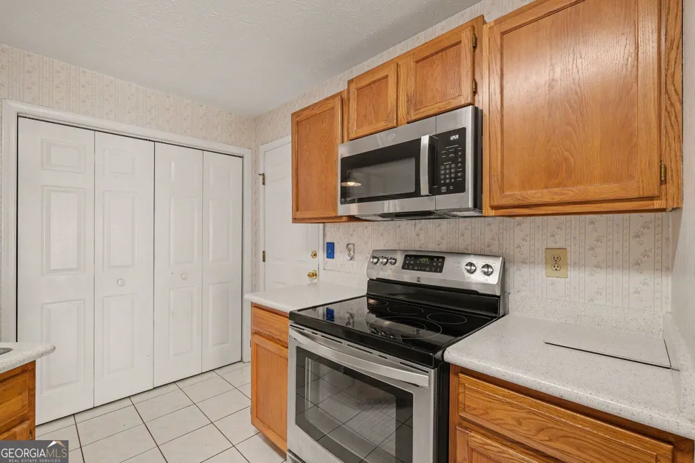 2100 Wedgewood DR Stone Mountain, GA 30088