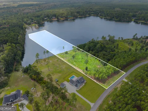 118 East Lake DR