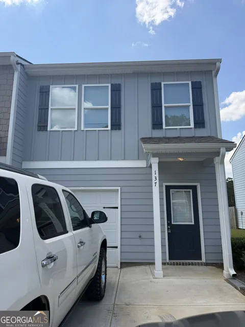 137 Village Green DR NW