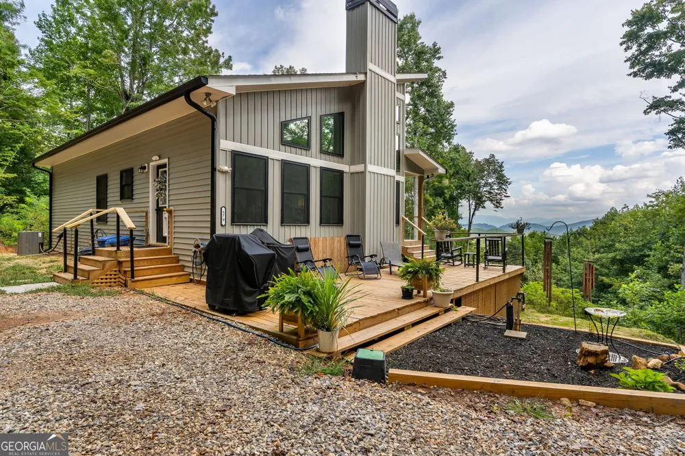 579 Overlook CIR Young Harris, GA 30582