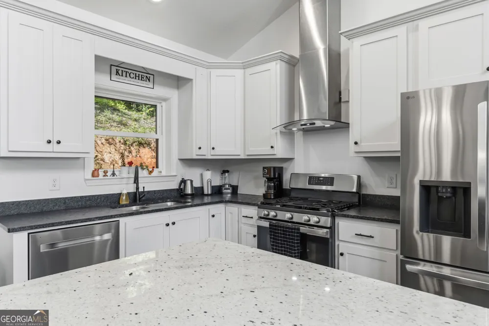 579 Overlook CIR Young Harris, GA 30582