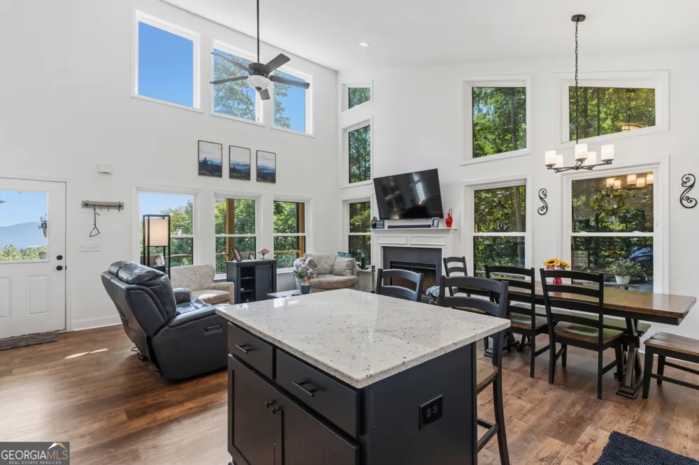 579 Overlook CIR Young Harris, GA 30582