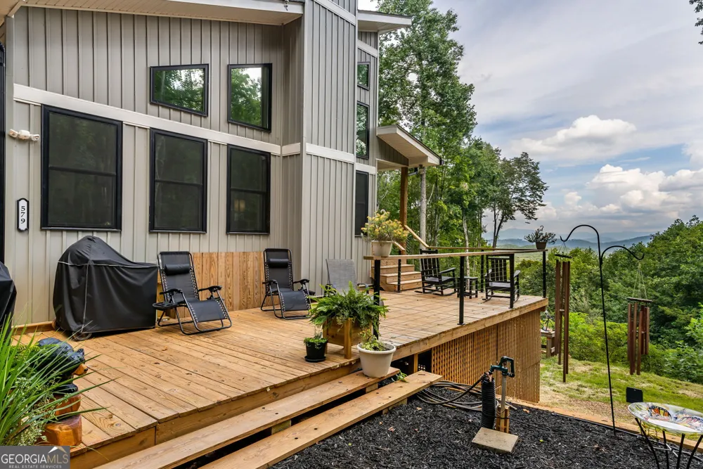 579 Overlook CIR Young Harris, GA 30582