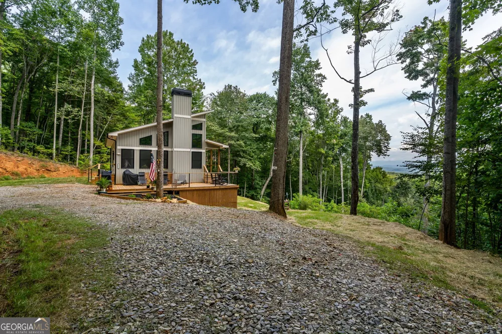 579 Overlook CIR Young Harris, GA 30582