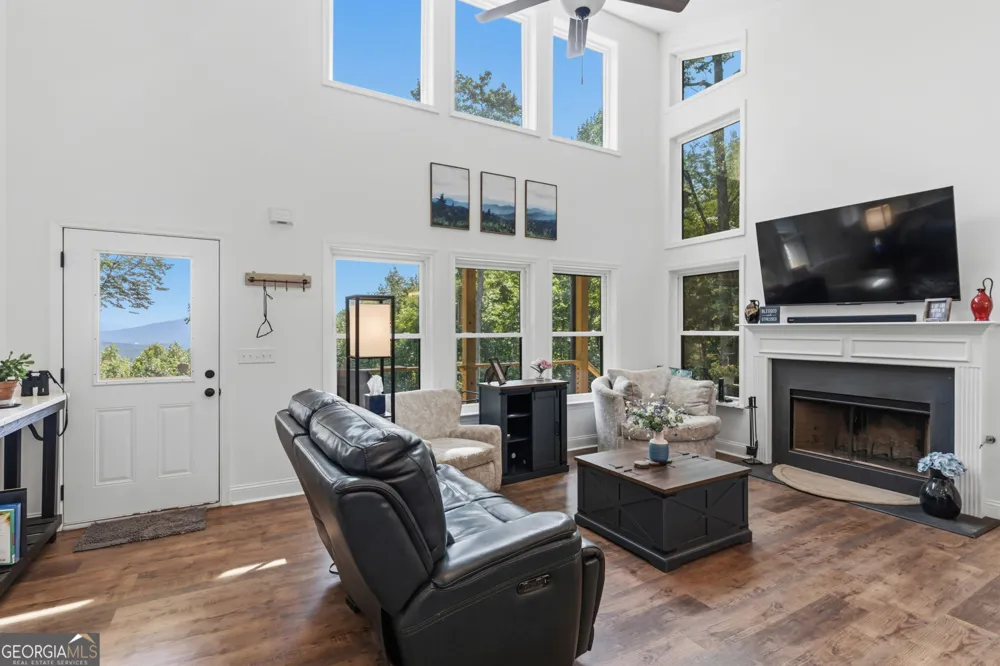 579 Overlook CIR Young Harris, GA 30582