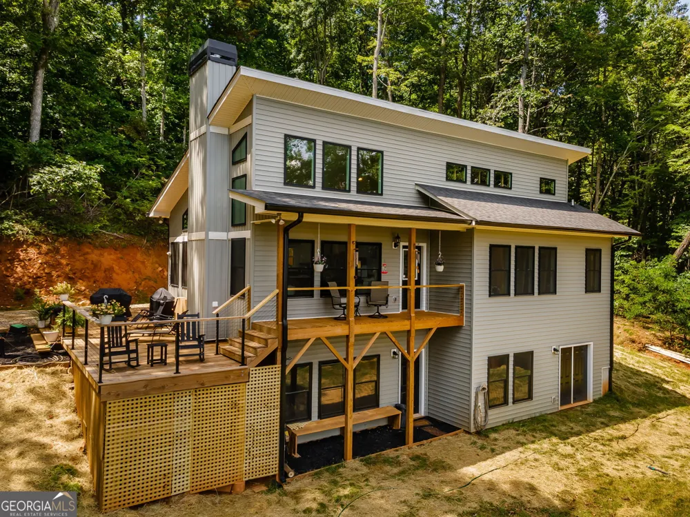 579 Overlook CIR Young Harris, GA 30582